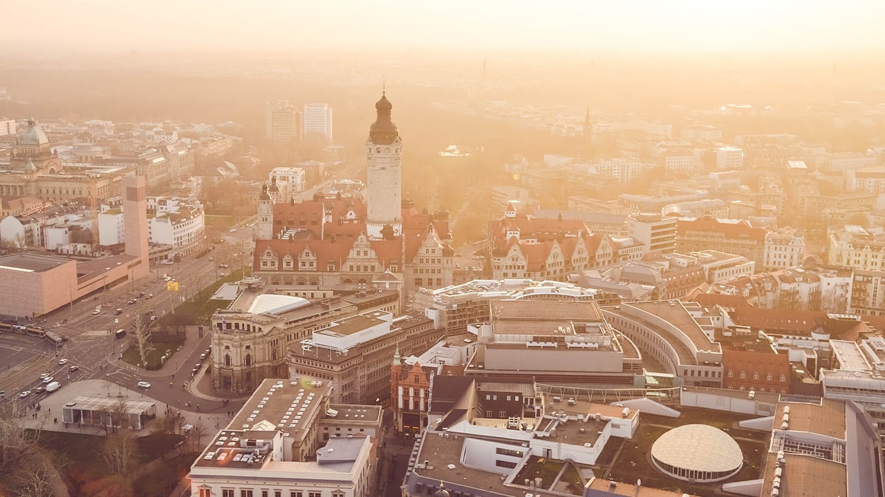 Baukunst - Revolution in Weiß: Leipzigs umstrittenes Demokratie-Experiment