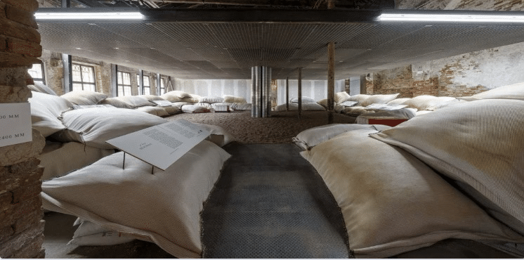 Baukunst - Schwitzen war gestern: Warum die Hitze-Architektur der Biennale mehr ist als heiße Luft